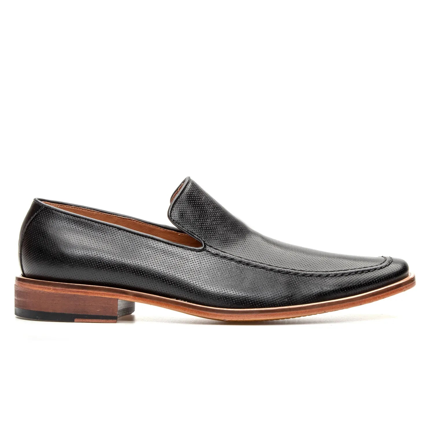 visão lateral do mocassim masculino preto